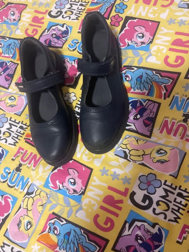Zapatos escolares