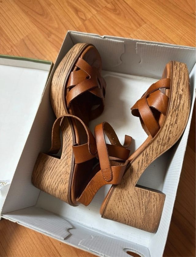 Sandalias basic de piel caramel