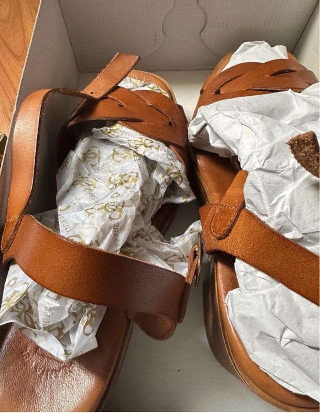 Sandalias basic de piel caramel