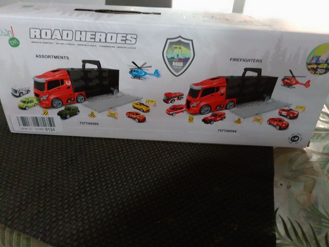 Juguete camión porta coches NUEVO