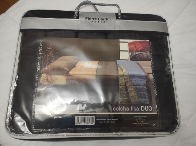 Colcha bouti Pier Cardin marrón chocolate.