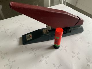 Grapadora de gruesos REXEL