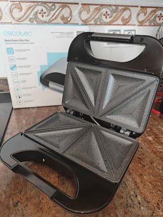 NUEVA Sandwichera Cecotec