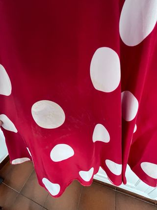 vestido de flamenca rojo con lunares blancos