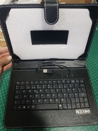Funda tablet con teclado