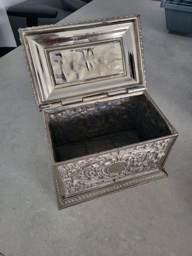 Cofre joyero bronce bronze