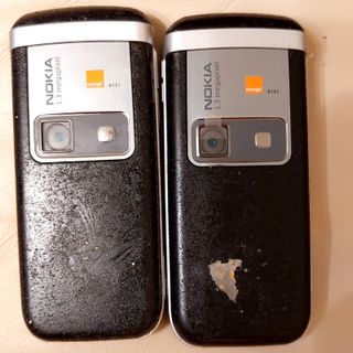 CONFEZIONE DA 2 UNITÀ NOKIA 6151 IN OMAGGIO