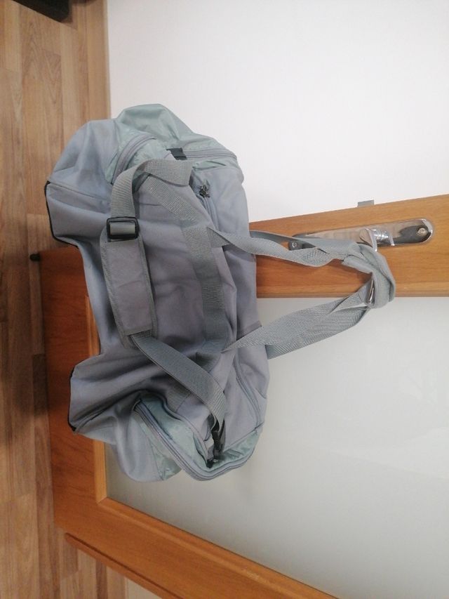 Mochila de deporte Adidas,tamaño grande