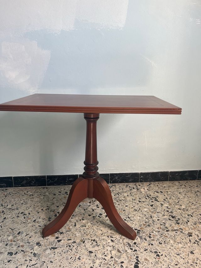 Mesa auxiliar madera