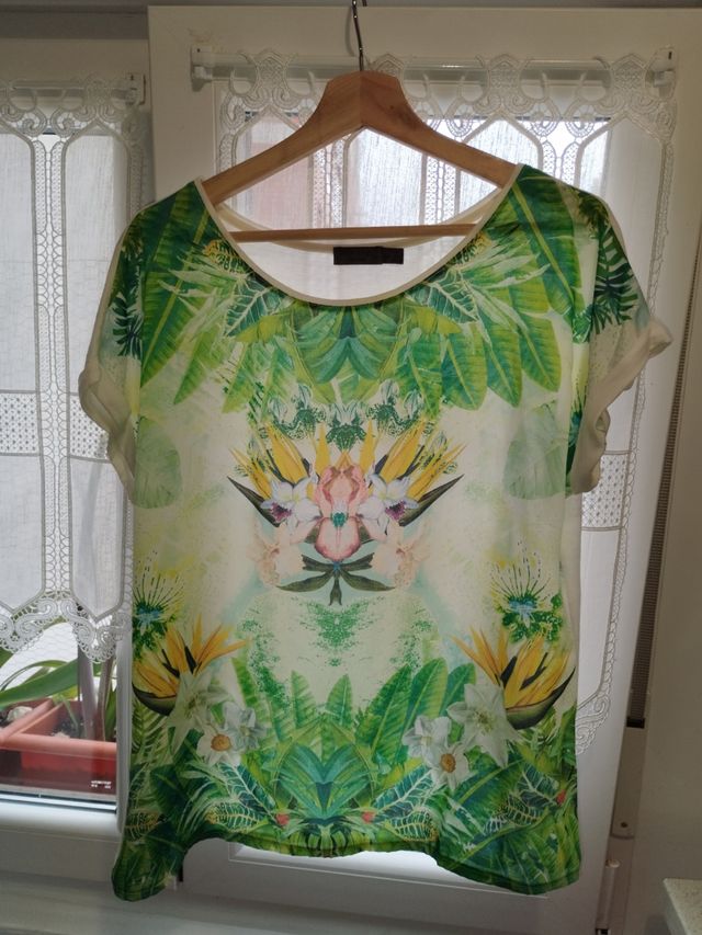 Camiseta flores