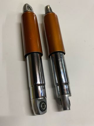 Dos amortiguadores ciclomotor