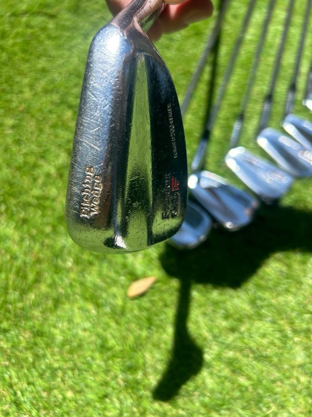 Juego Palos de golf Founders Club forjados