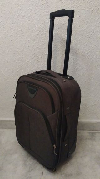 Maleta pequeña con ruedas