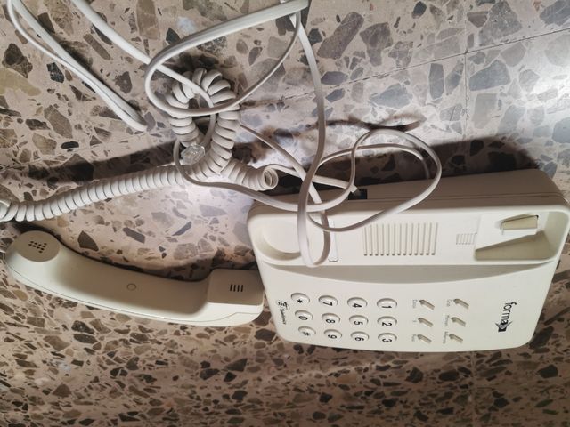 Teléfono antiguo forma