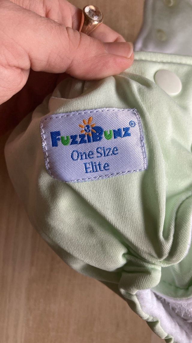 Pañal de tela nuevo Fuzzibunz One Size Elite