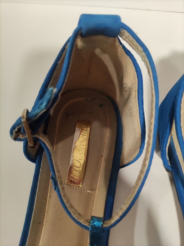 Sandalias azul metálizado