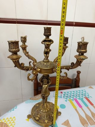 Pareja de candelabros de bronce