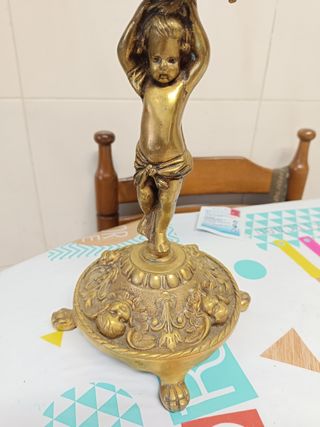 Pareja de candelabros de bronce