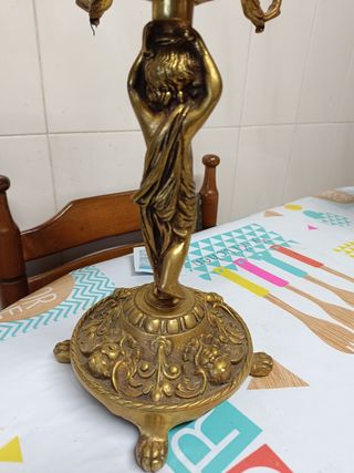 Pareja de candelabros de bronce