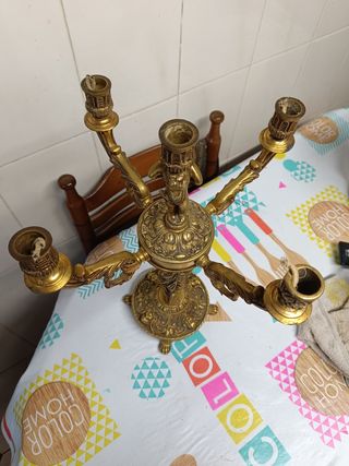Pareja de candelabros de bronce
