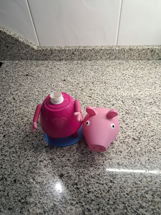 Figura Pepa pig bote gel vacío