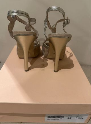 Sandalias de tacón con plataforma interior.
