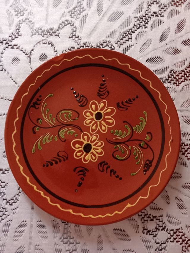 Due piatti decorativi