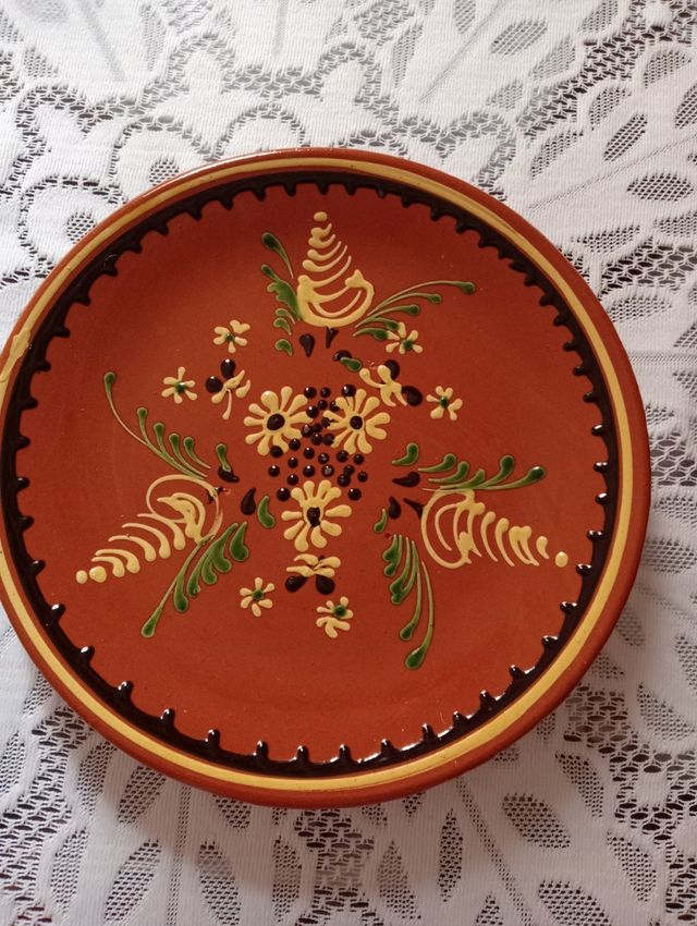 Due piatti decorativi