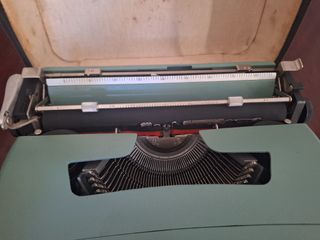 Hispano Olivetti Lettera 32