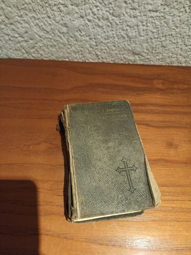Libro religioso antiguo