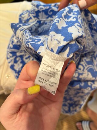 Blusa estampada azul añil