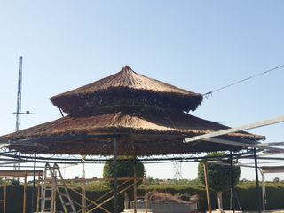 Sombrillas de brezo y pergolas.ect