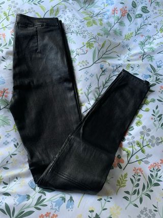Pantalon negro cuero