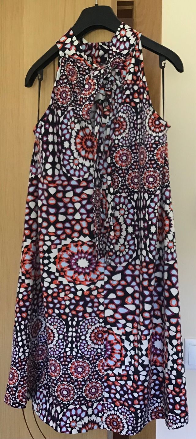 Vestido multicolor Vero moda talla M.