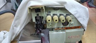 Se venden máquinas confección