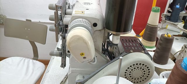Se venden máquinas confección
