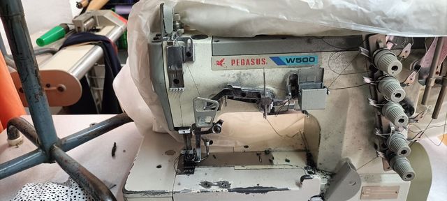 Se venden máquinas confección