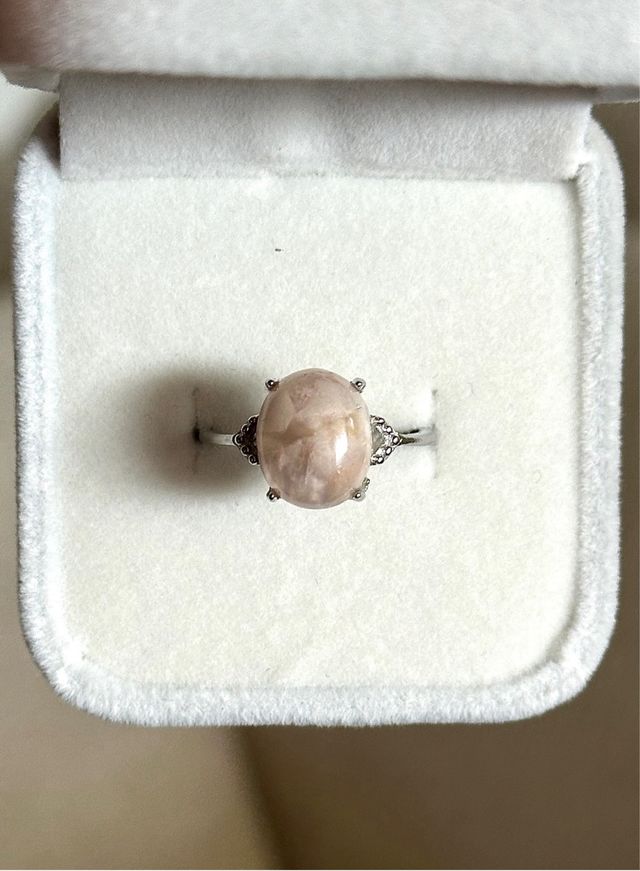 Anillo de piedra