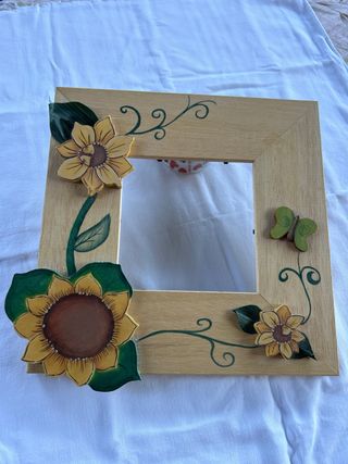 Cornice artigianale in legno e vetro