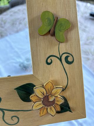 Cornice artigianale in legno e vetro