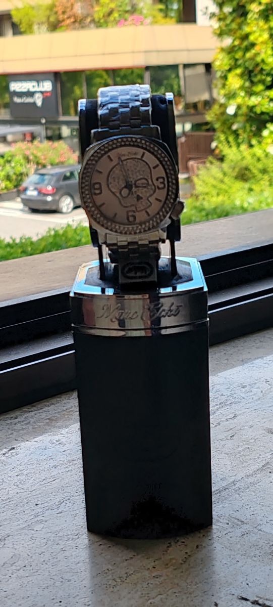 Orologio teschio diamantato