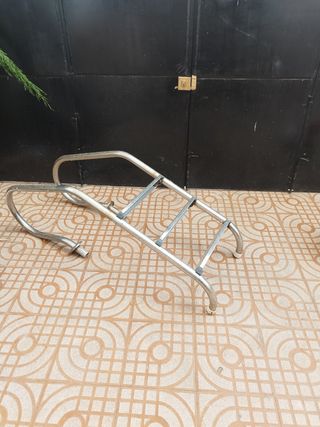 Escalera piscina