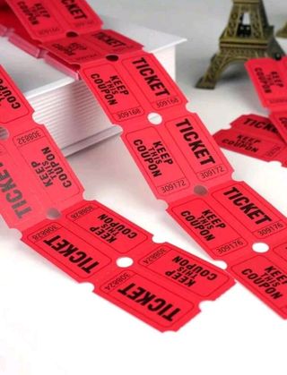 200 biglietti o biglietti per lotterie e giochi da luna park.