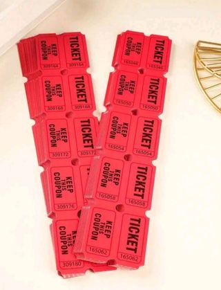 200 biglietti o biglietti per lotterie e giochi da luna park.