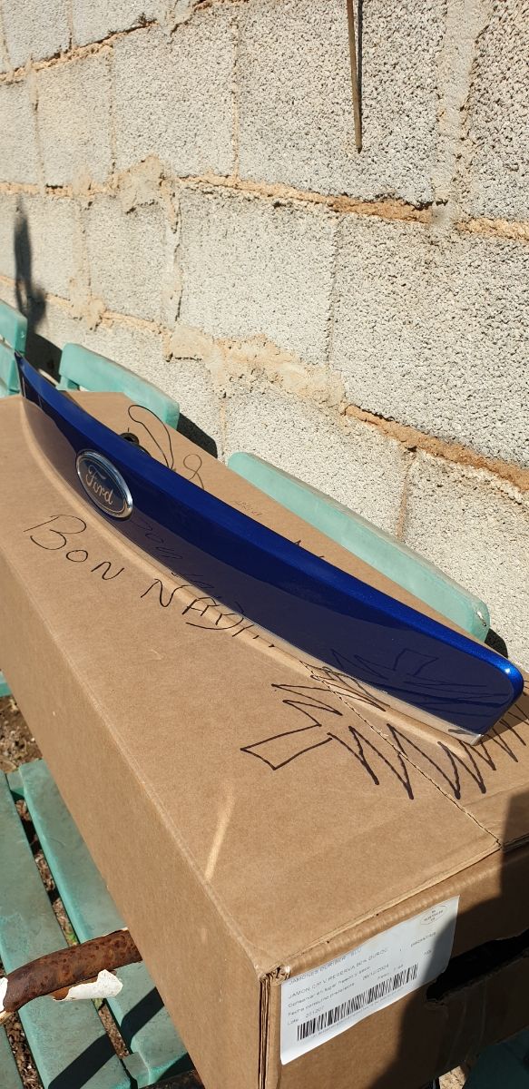 Tirador Maletero Ford