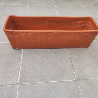 Jardinera de barro