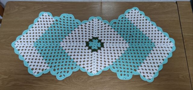 Camino de mesa a crochet