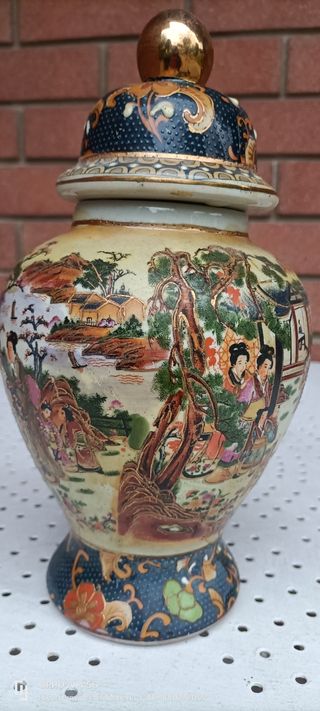 Vaso cinese con coperchio