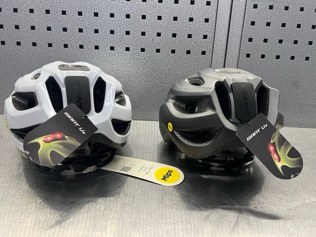 Casco Giant Rev Comp Mips