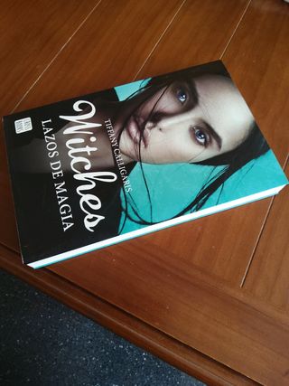 Libro " Witches Lazos de Magia" Juvenil